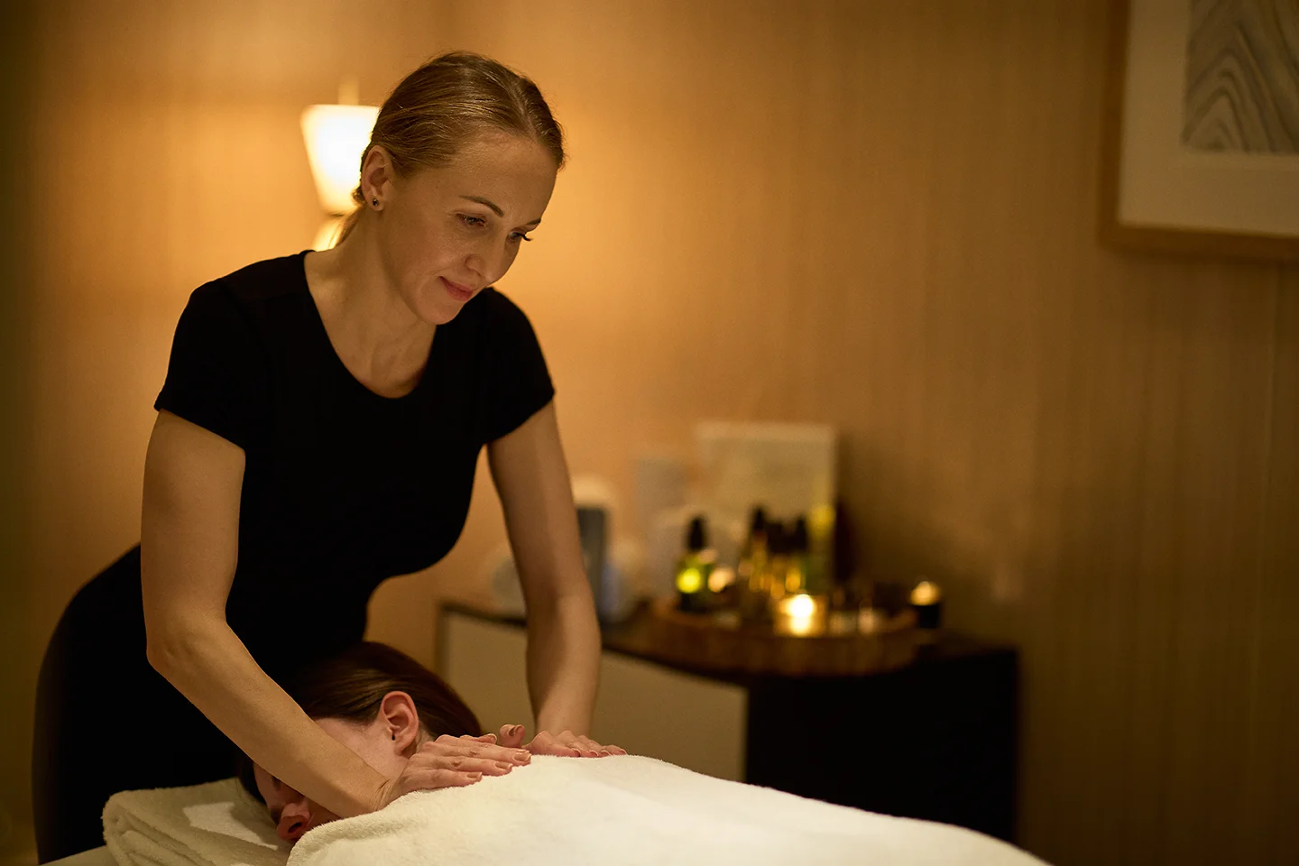 Professional massage demonstration by Glorija Andonius at The Ritz-Carlton Berlin
