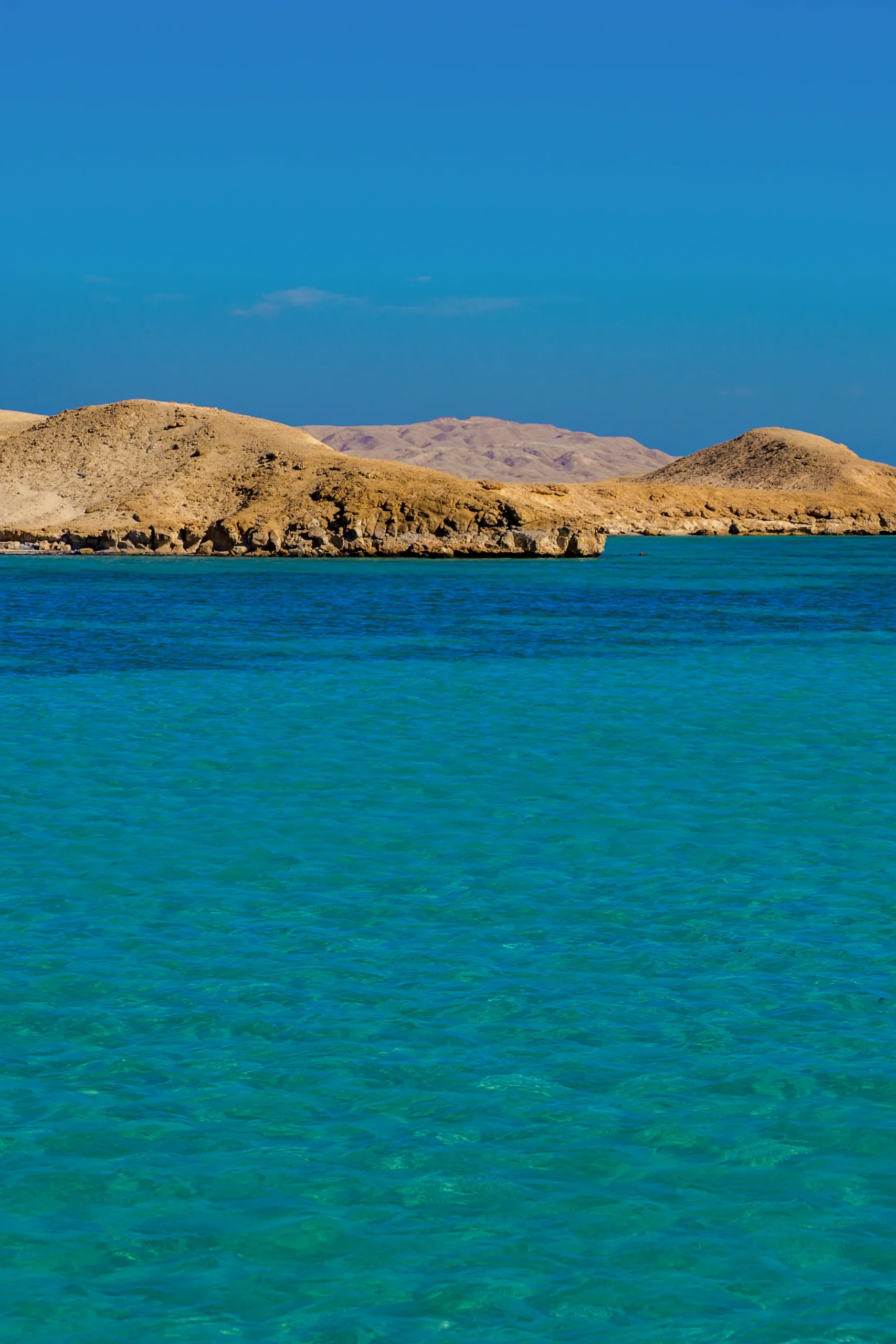 Stunning Red Sea coastline view at Sataya Reef, location of transformative wellness retreats with Glorija
